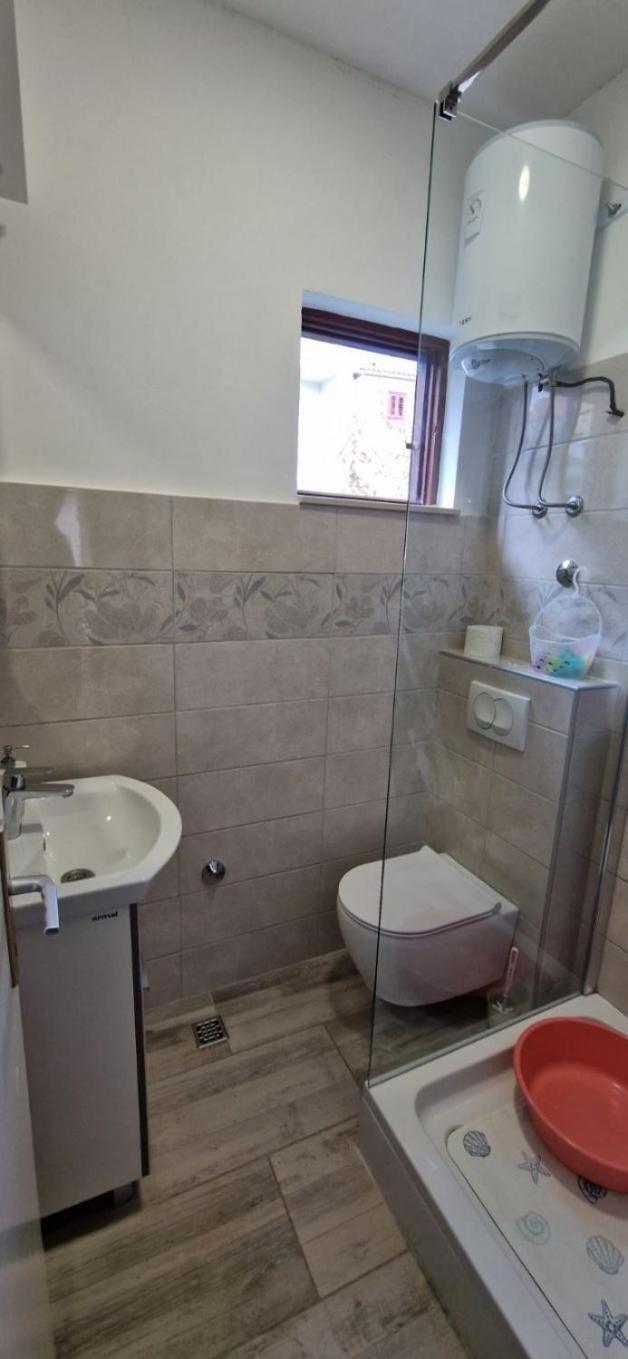 Apartment Tenara Vis Luaran gambar
