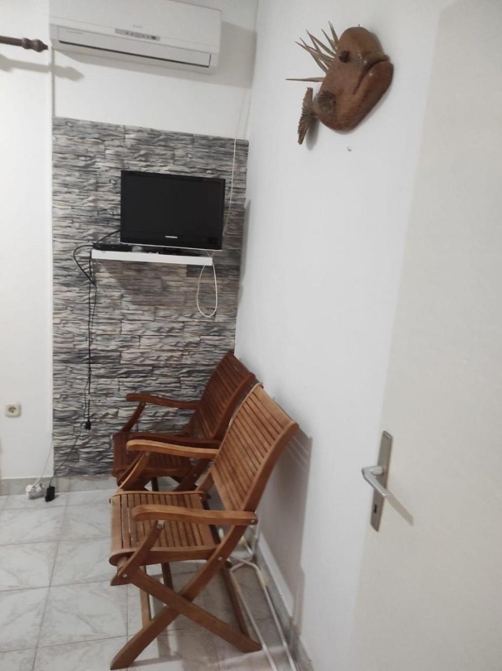 Apartment Tenara Vis Luaran gambar